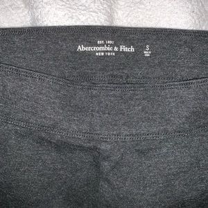 gray high waisted Abercrombie leggings